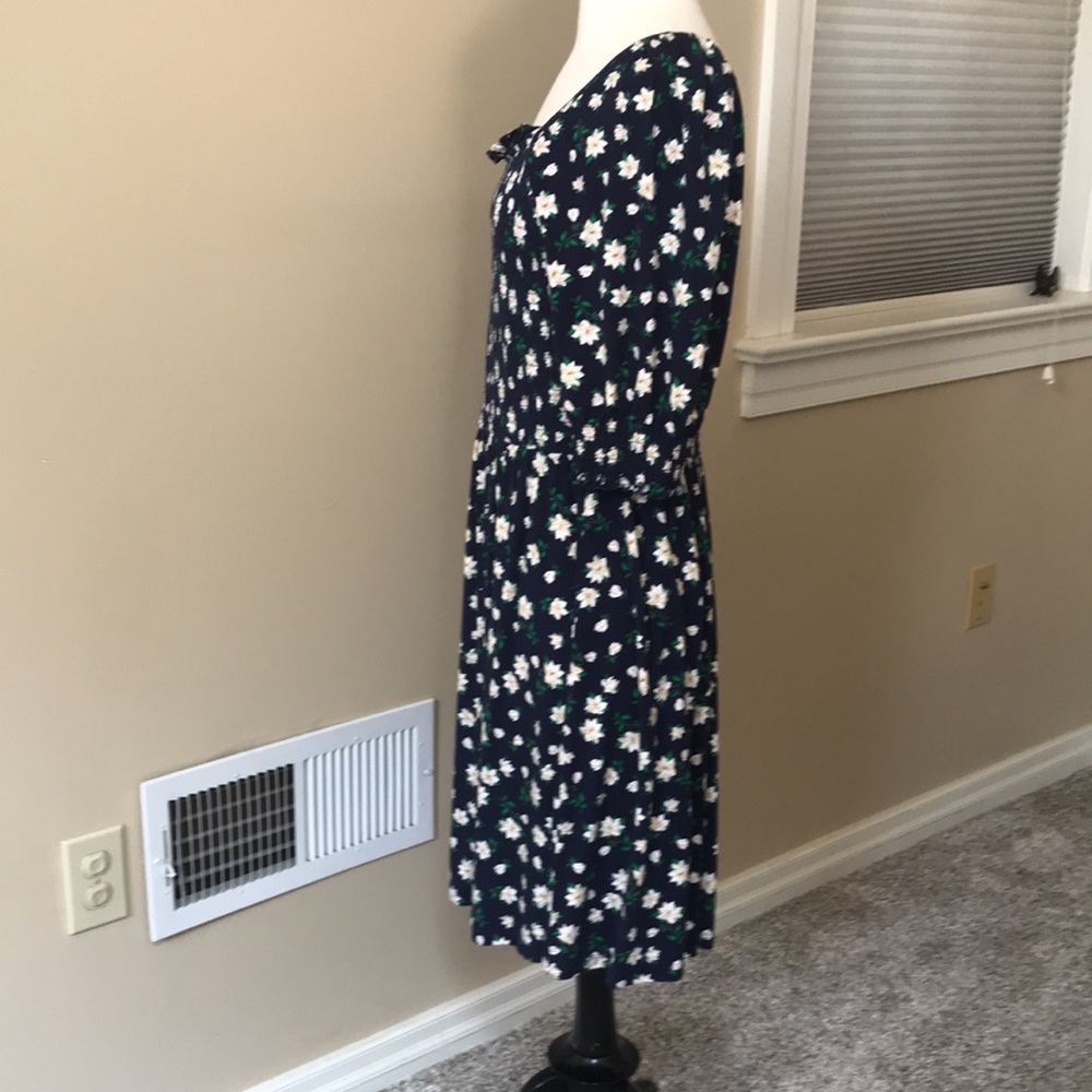 Draper James NWT Jo Dee Dress in Magnolia Blue Floral Smocked Top Stretchy Sz M - Picture 3 of 6